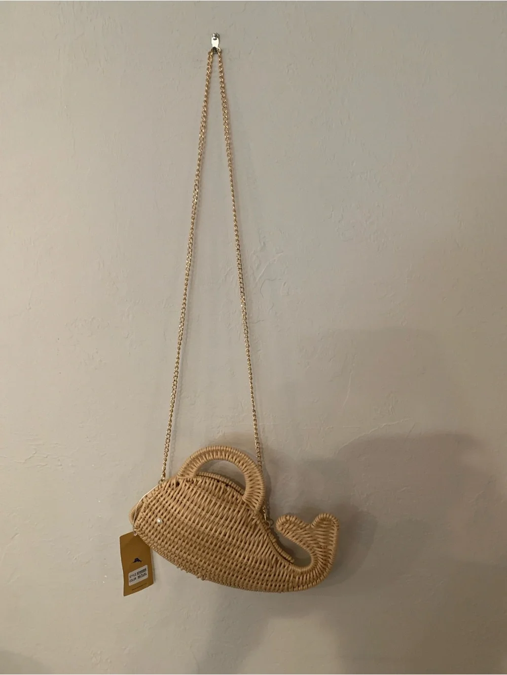 Tommy Bahama Natural Tan Woven Whale Crossbody Bag Gold Chain Magnetic Snap NWT